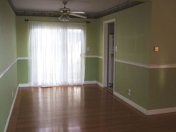 5th image of 32300 Trevor Ave