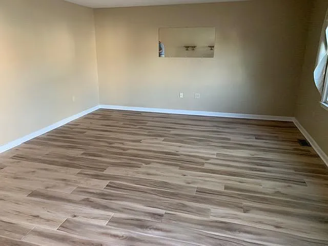 99 Lee Ann Ct — Photo 2