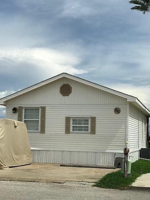 1st image of 790 E Oyster Dr