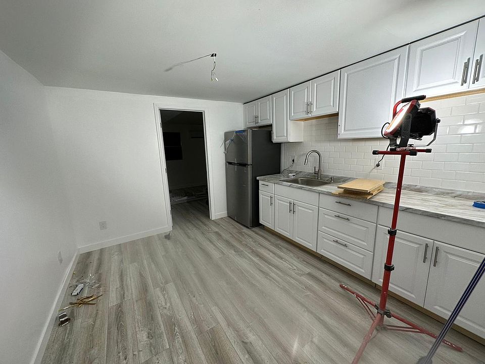 2nd image of 1128 SW 127th Ct