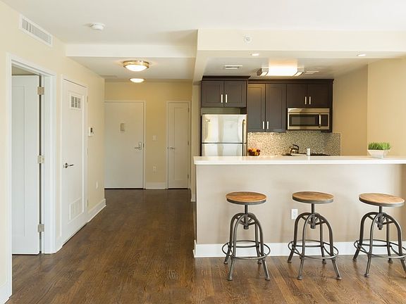 3rd image of 2388 31st St APT 6D