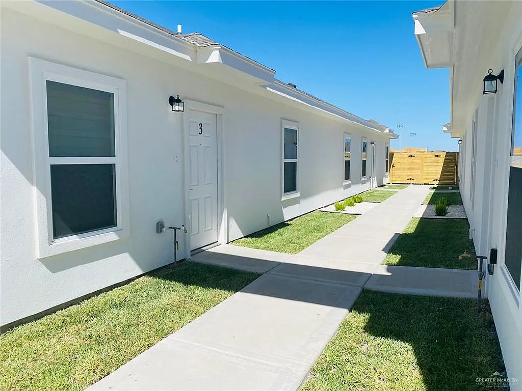 2 bed, 2.0 bath, 965 sqft, $1,125 — Photo 3