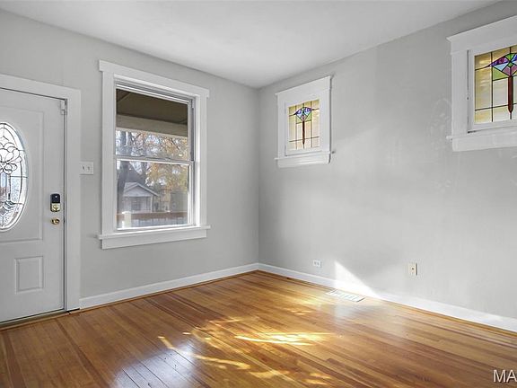 4th image of 6129 Hoffman Ave