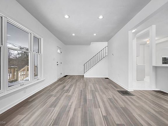 5th image of 207 Forest Dr