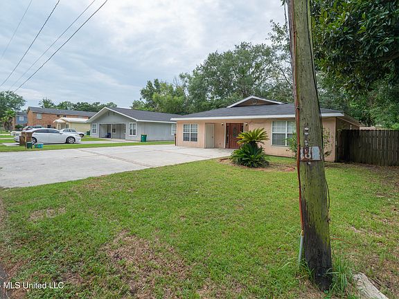 4th image of 215 McCaughan Ave