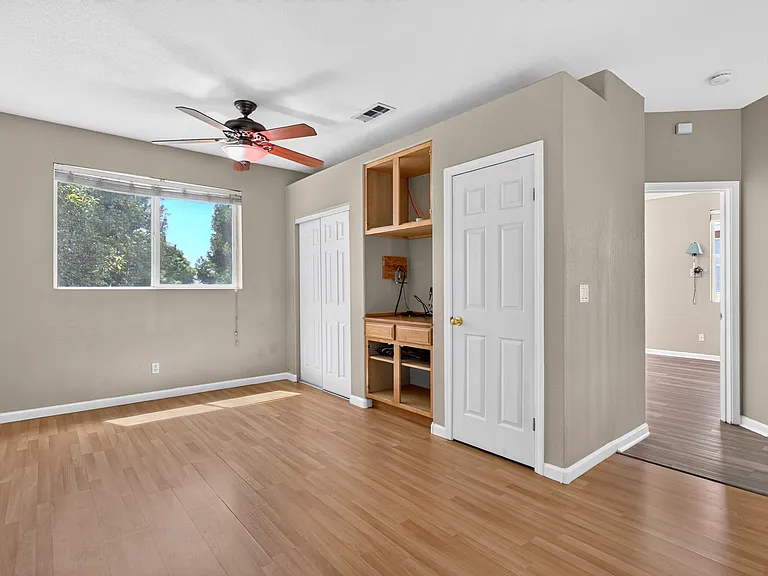 5230 Bay St — Photo 31