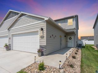 2406 E Cama Pl, Sioux Falls, SD 57108