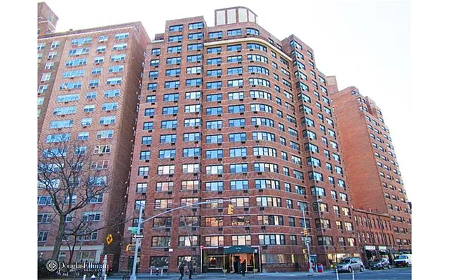 Rented by Douglas Elliman | media 8