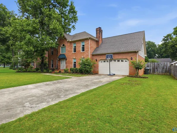 2406 Auburn Dr SW, Decatur, AL 35603