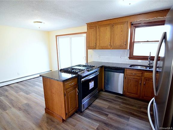4th image of 20 Rockledge Dr