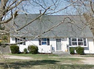 519 Moriches Middle Island Rd, Manorville, NY 11949