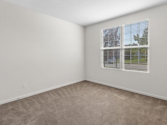 4th image of 562 Harstad Blvd