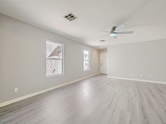 5th image of 2441 Lilac Cove St