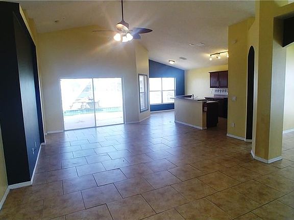 2nd image of 185 Westmoreland Cir