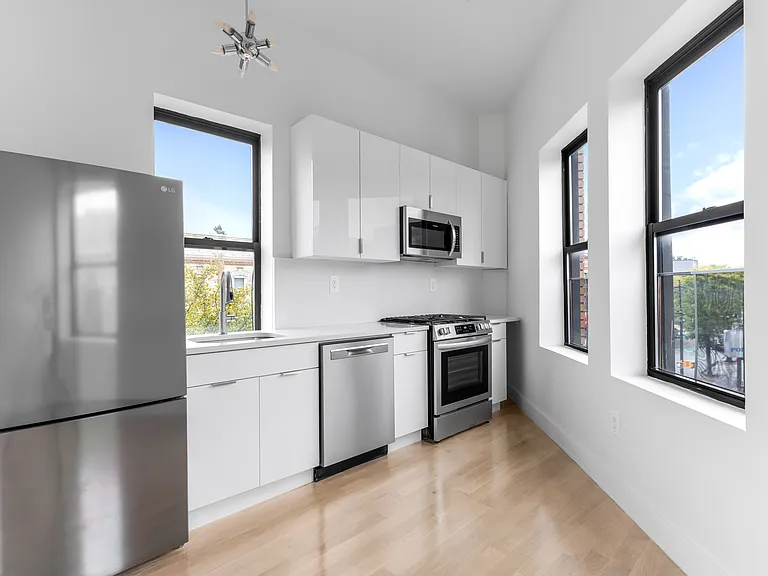 5653 Myrtle Ave #3F — Photo 2