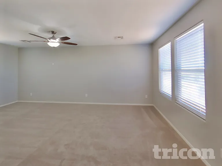 31333 N Cavalier Dr — Photo 8