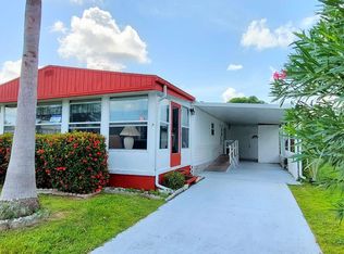 7 Reforma Ln, Pt Saint Lucie, FL 34952