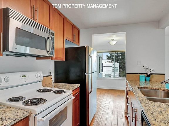 3rd image of 2145 Dexter Ave N #305