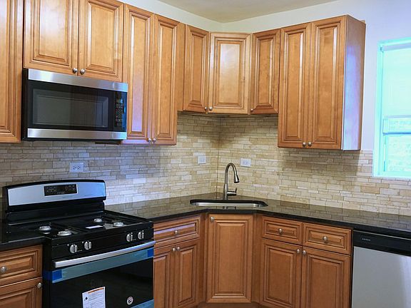 5th image of 4303 N Sawyer Ave APT 2F