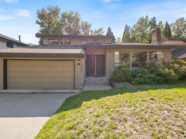7889 Woodhurst Dr, Burnaby, BC V5A 4C4