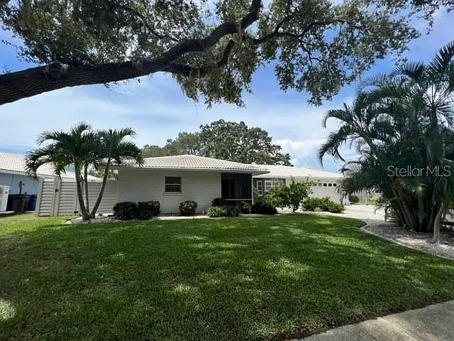 2 bed, 2.0 bath, 1498 sqft, $2,995 — Photo 1