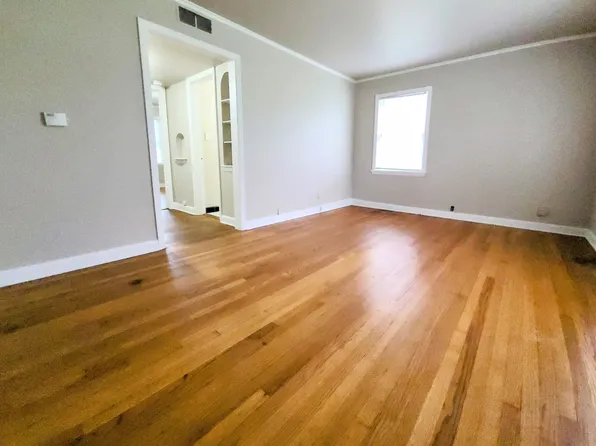 4912 N Port Washington Rd, Glendale, WI 53217