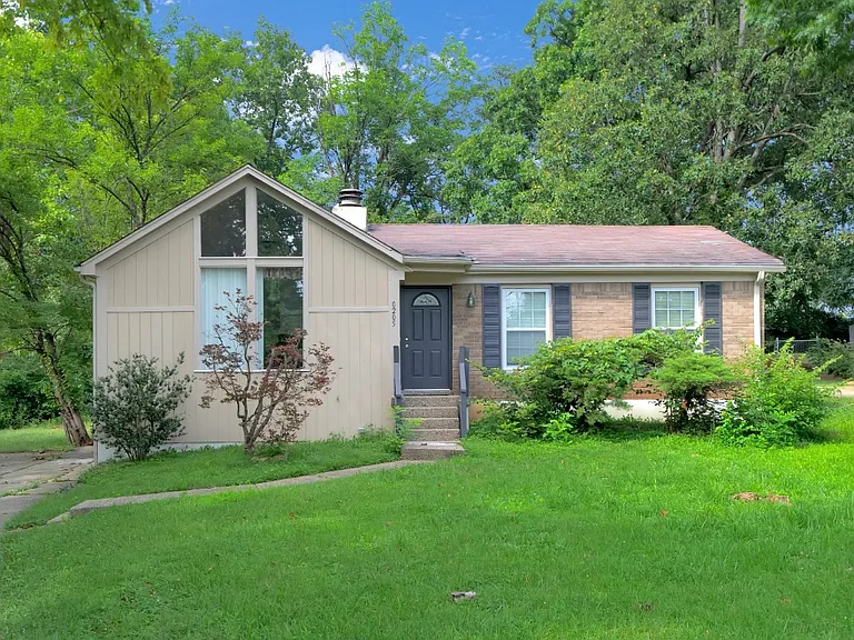 10205 Seatonville Rd — Photo 1