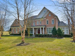 421 Walker Rd, Great Falls, VA 22066