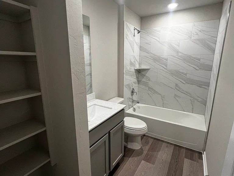 SW 41st Pl — Photo 15