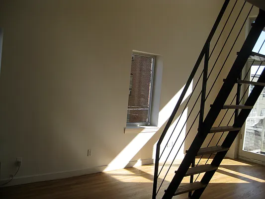 Rented by Joel Weisz, LREB | media 37