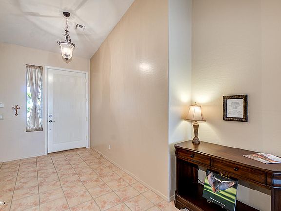 5th image of 1833 E Kenwood St