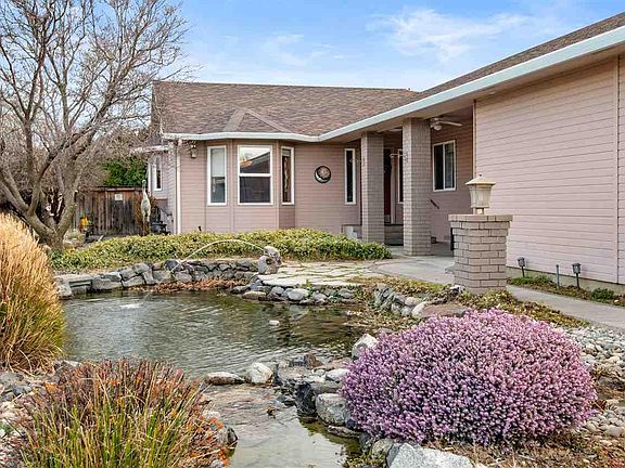 2nd image of 308 W Canyon Lakes Dr