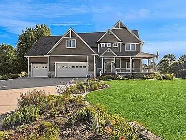 1st image of 206 Fairway Cir