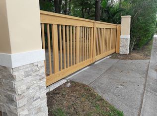 4725 71st St N, Saint Petersburg, FL 33709