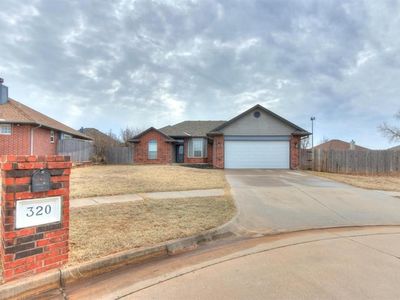 320 E Magnolia Ter, Mustang, OK, 73064