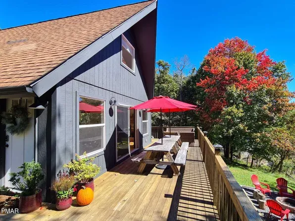 1110 Horizon Dr, Long Pond, PA 18334