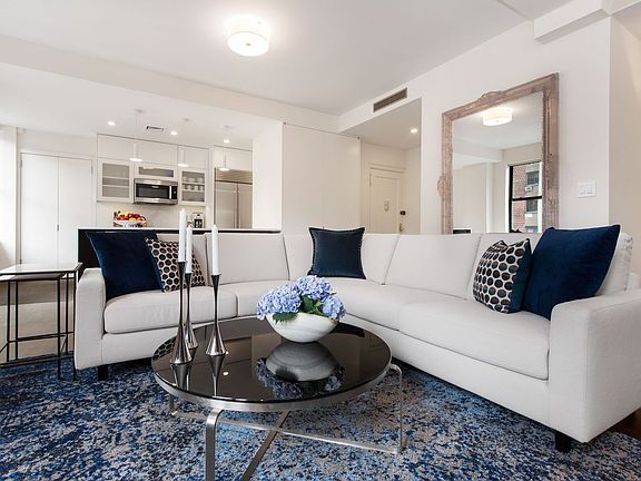 2nd image of 541 Amsterdam Ave #3C