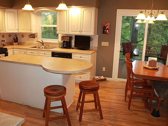 13 x 19 Eat In Kitchen