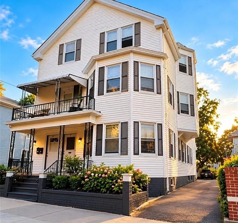 11 Deborah St #2