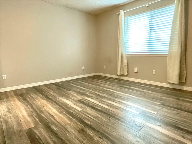 518 Barrow Downs Way — Photo 11