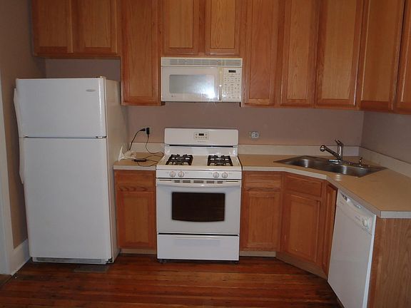 3rd image of 1216 N Rockwell St #1