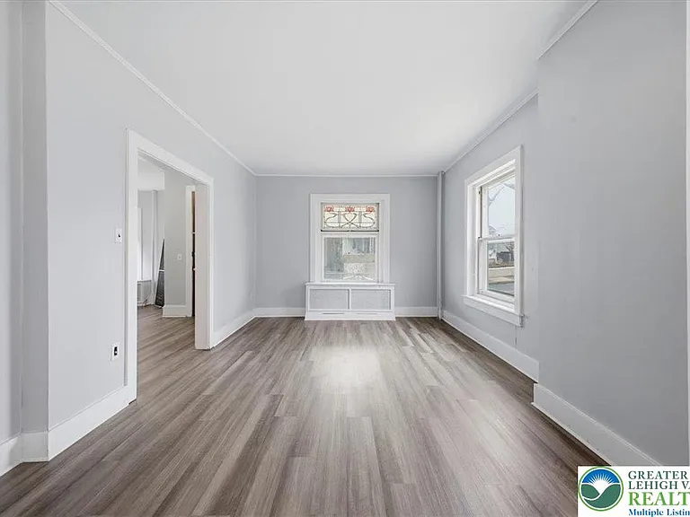 1229 Main St — Photo 8