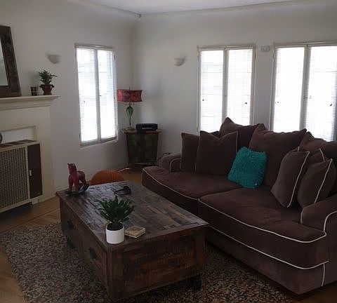 5th image of 10593 1/2 Ayres Ave