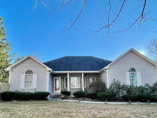 4 Sampson Rd, Huntington, MA 01050