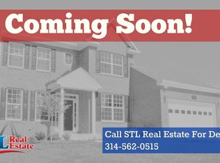 963 N Geyer Rd, Saint Louis, MO 63122