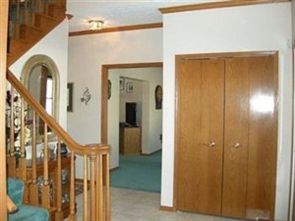 3rd image of 3186 Winsted Dr