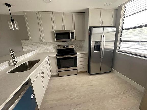 5th image of 3635 Whitehall Dr