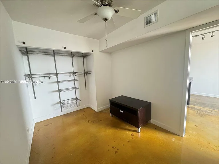 2000 NE 135th St #606 — Photo 9