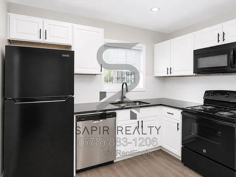 371 Lanier St NW #4 — Photo 6