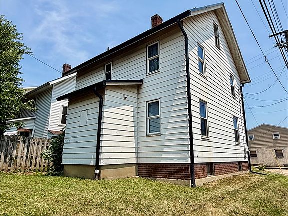 3rd image of 647 Exeter Ave SW